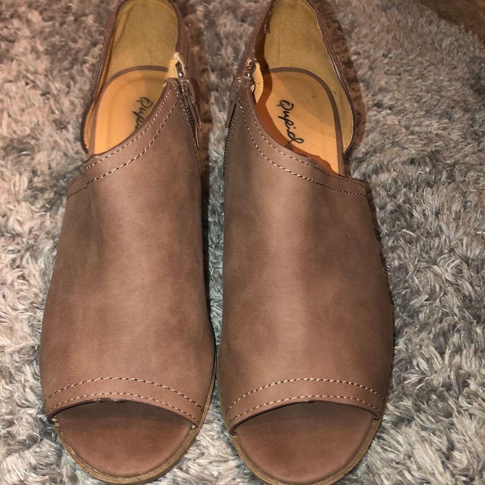 Qupid Wedges! - Picture 2 of 3